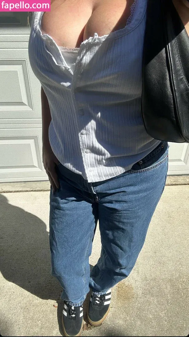 Alyssaholmes6969 Onlyfans Photo Gallery 