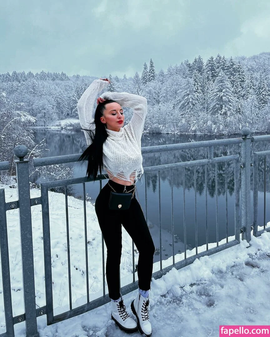 Nino Kikacheishvili Onlyfans Photo Gallery 