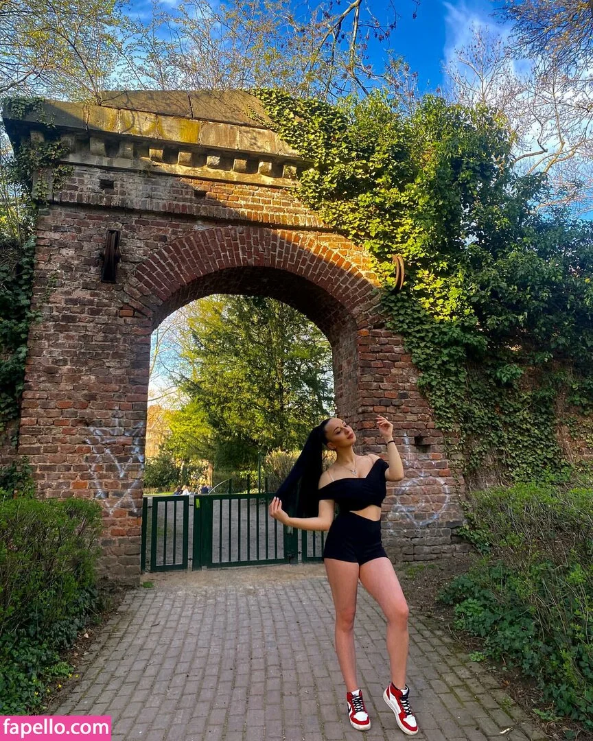 Nino Kikacheishvili Onlyfans Photo Gallery 