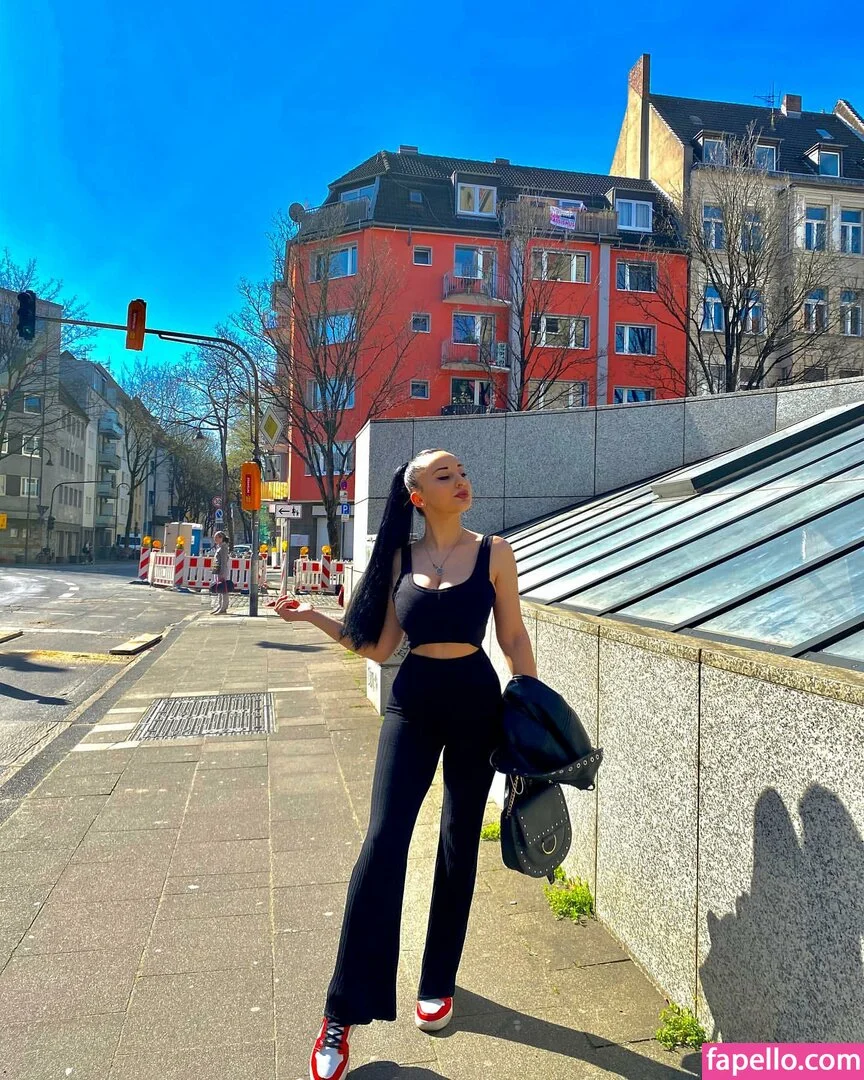 Nino Kikacheishvili Onlyfans Photo Gallery 