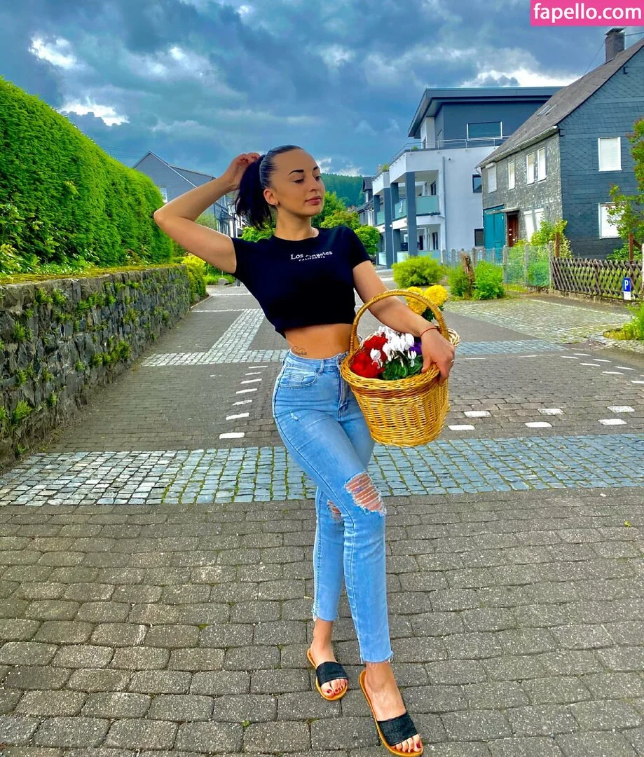 Nino Kikacheishvili Onlyfans Photo Gallery 