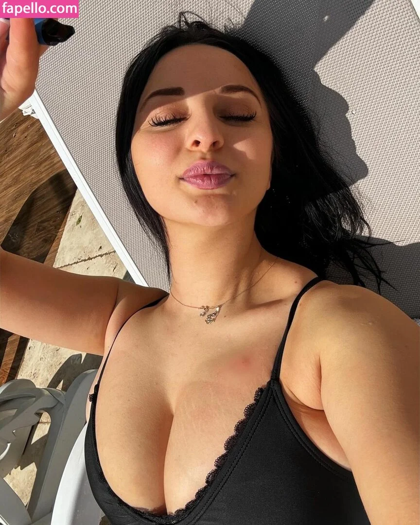 Nino Kikacheishvili Onlyfans Photo Gallery 