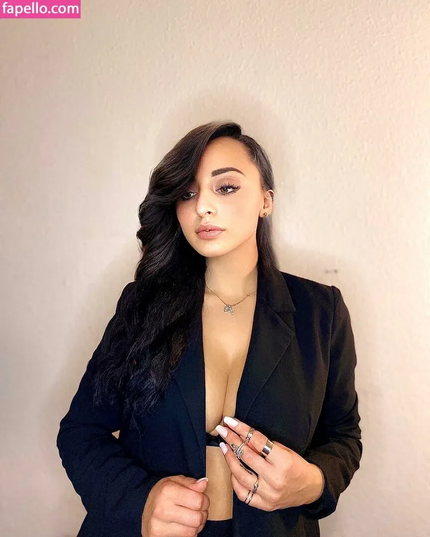 Nino Kikacheishvili Onlyfans Photo Gallery 