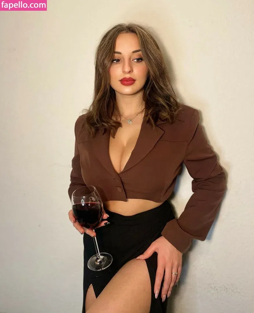 Nino Kikacheishvili Onlyfans Photo Gallery 