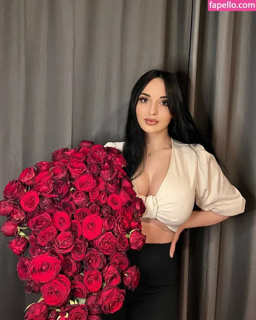 Nino Kikacheishvili Onlyfans Photo Gallery 