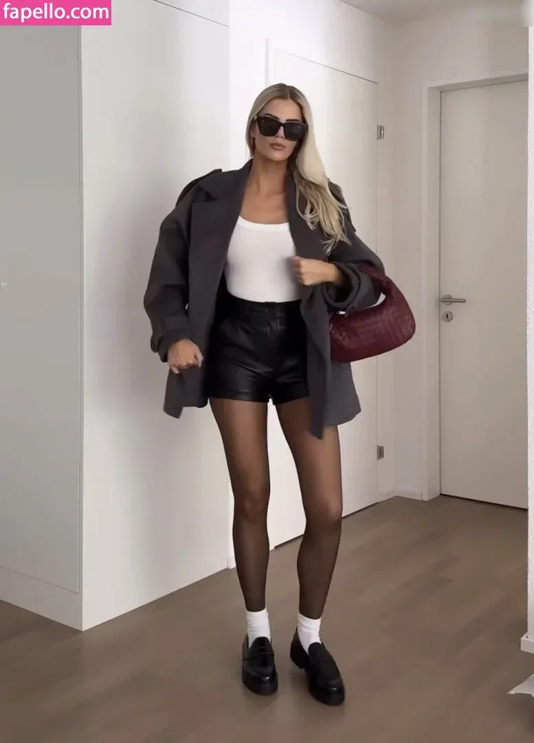 Sophia Schönherr Onlyfans Photo Gallery 