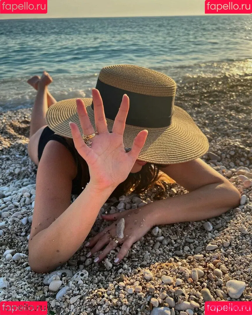 Fiori Dardha Onlyfans Photo Gallery 