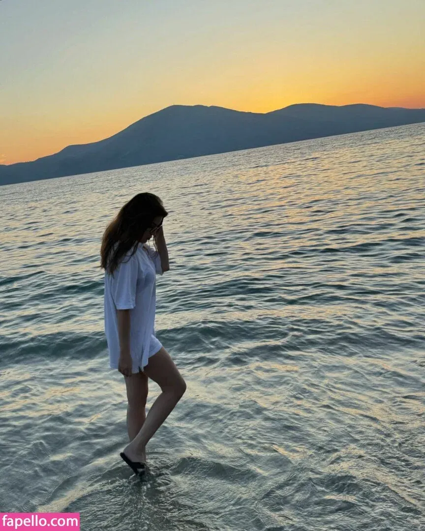 Fiori Dardha Onlyfans Photo Gallery 