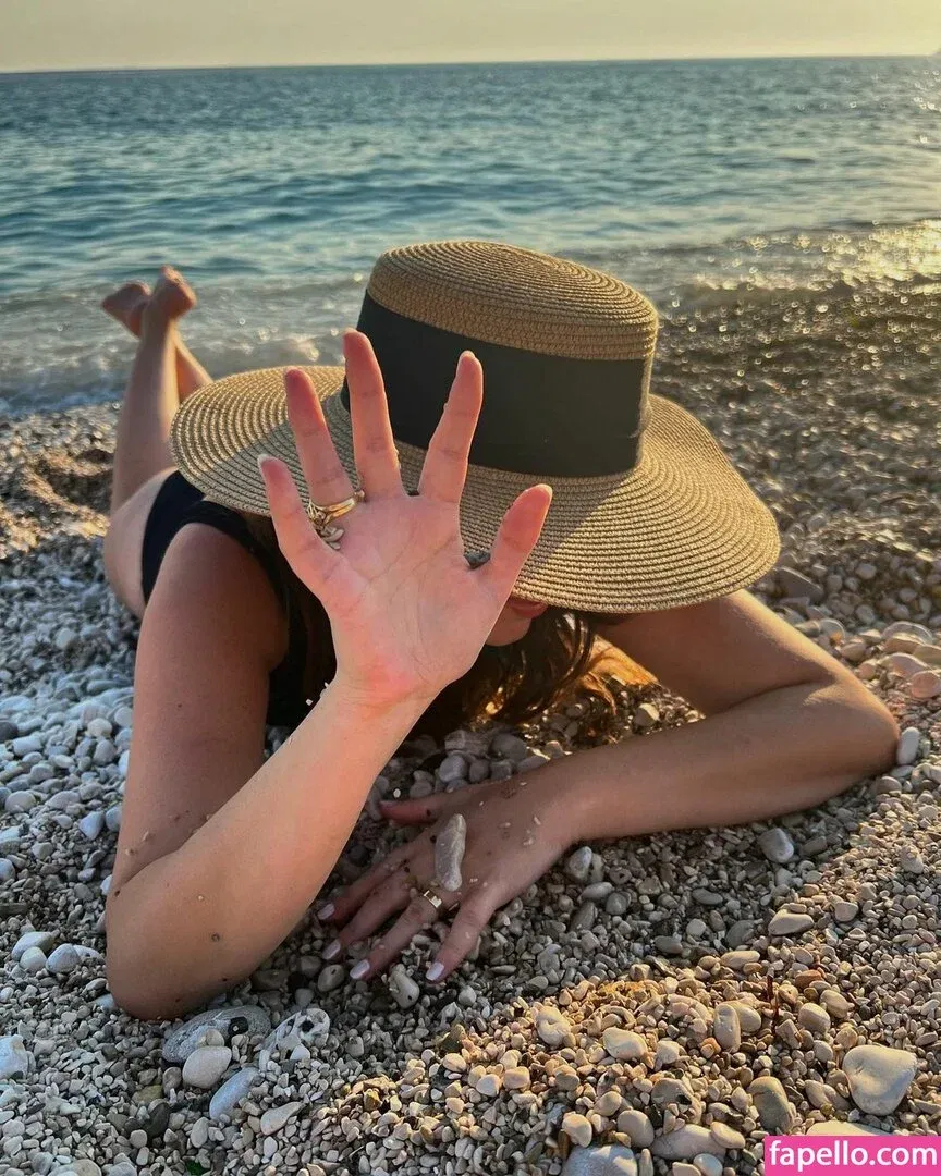 Fiori Dardha Onlyfans Photo Gallery 