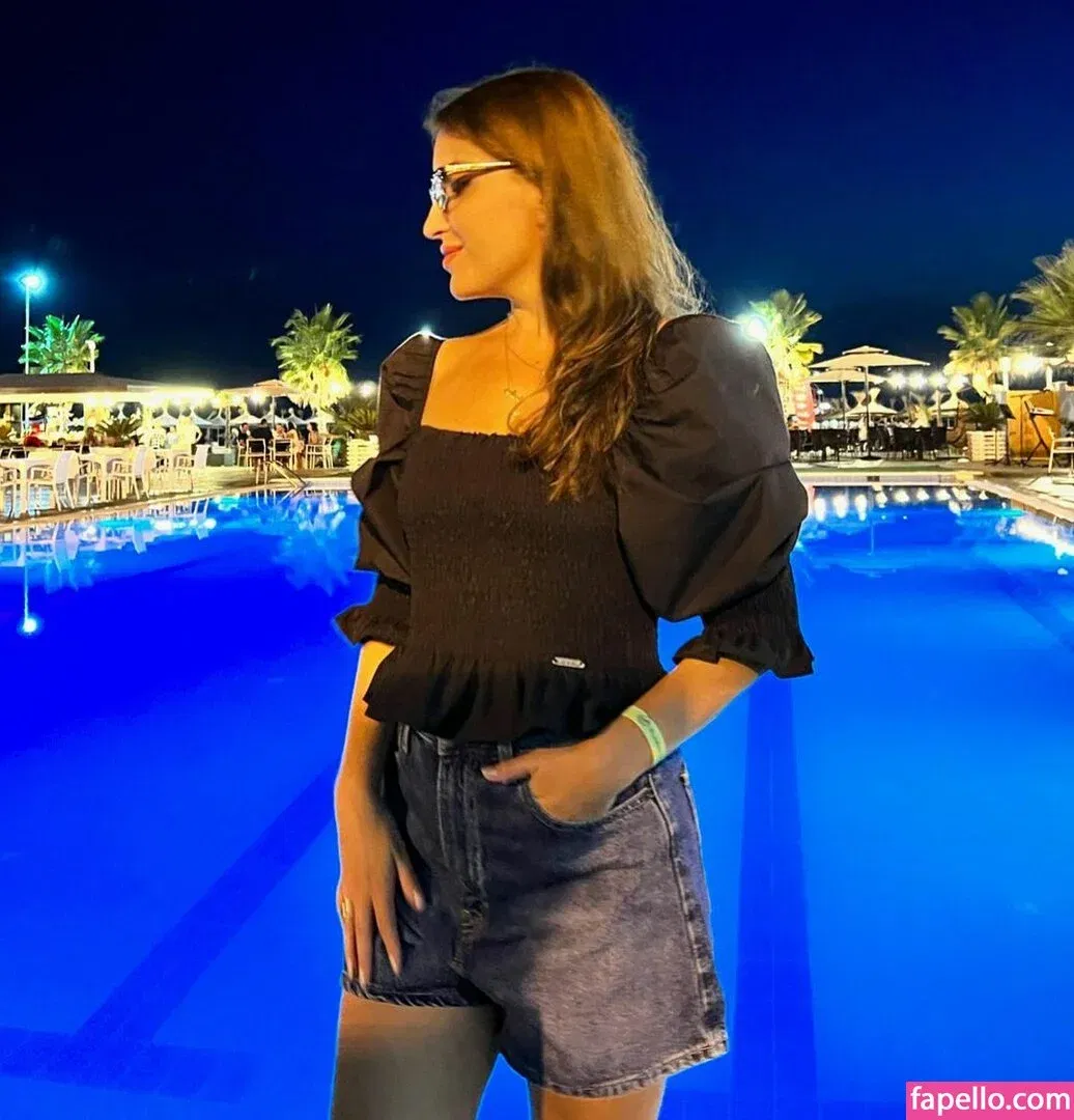 Fiori Dardha Onlyfans Photo Gallery 