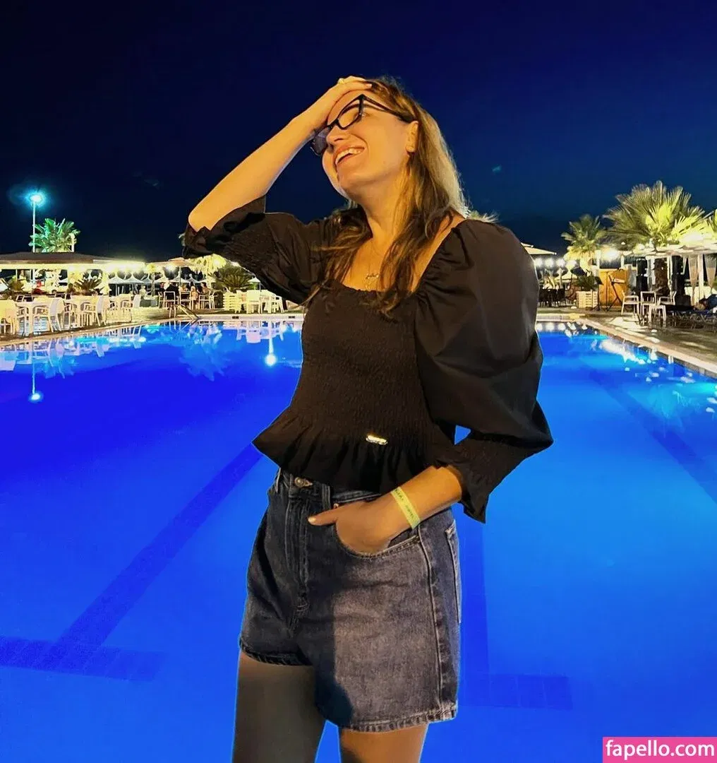 Fiori Dardha Onlyfans Photo Gallery 