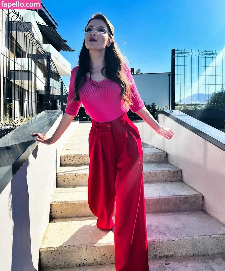 Fiori Dardha Onlyfans Photo Gallery 