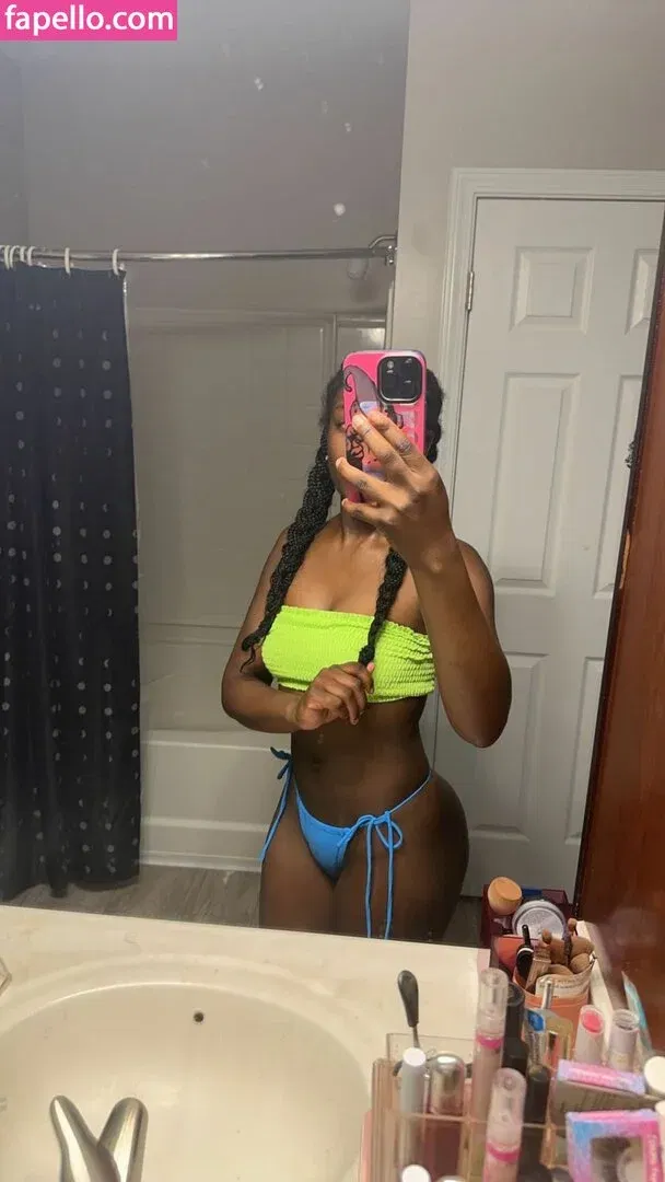 luv.tr1s3 Onlyfans Photo Gallery 