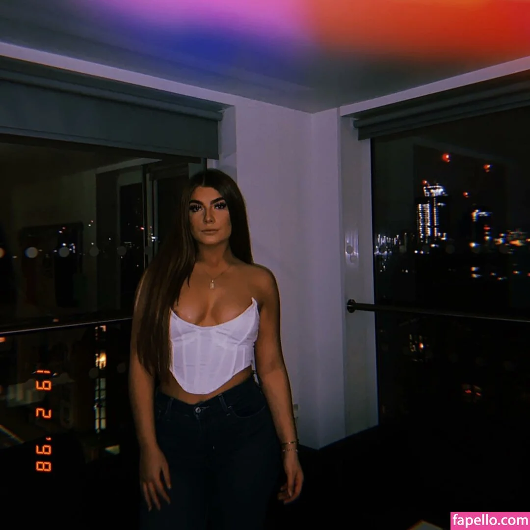 Ellie Couser Onlyfans Photo Gallery 