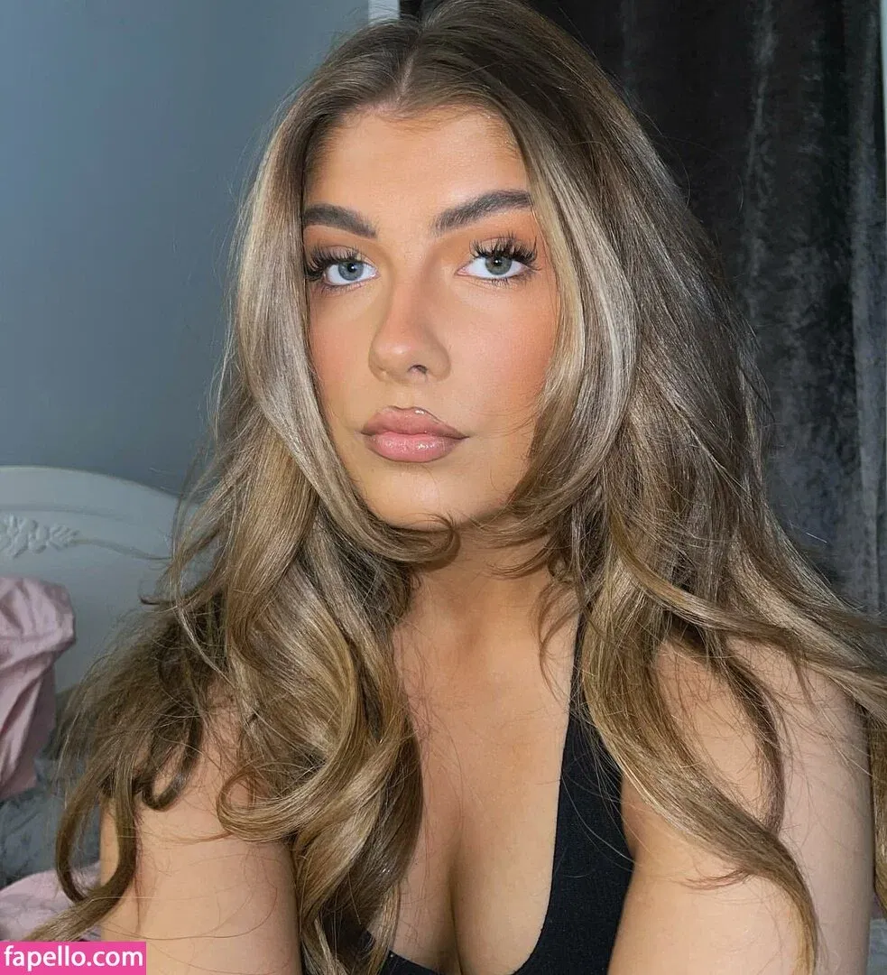 Ellie Couser Onlyfans Photo Gallery 