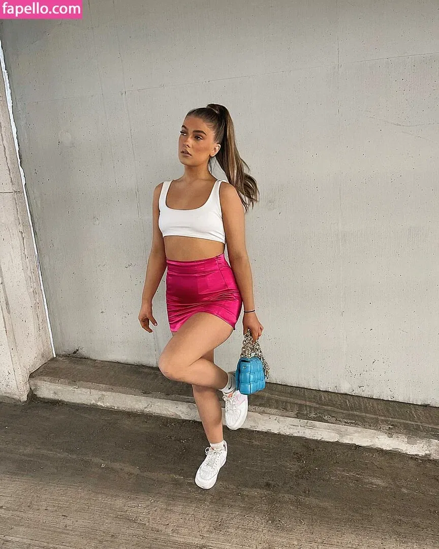 Ellie Couser Onlyfans Photo Gallery 