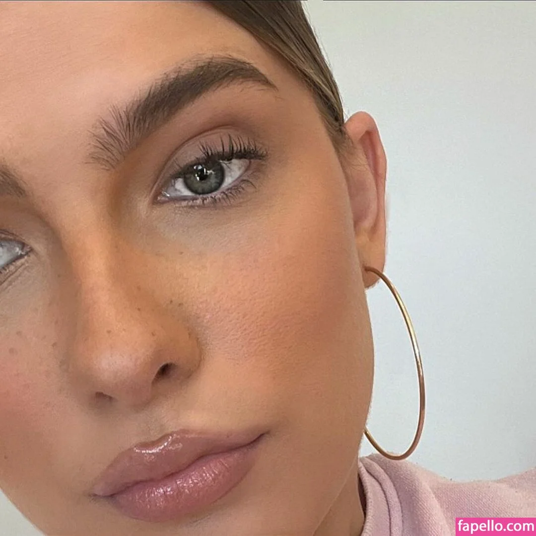 Ellie Couser Onlyfans Photo Gallery 