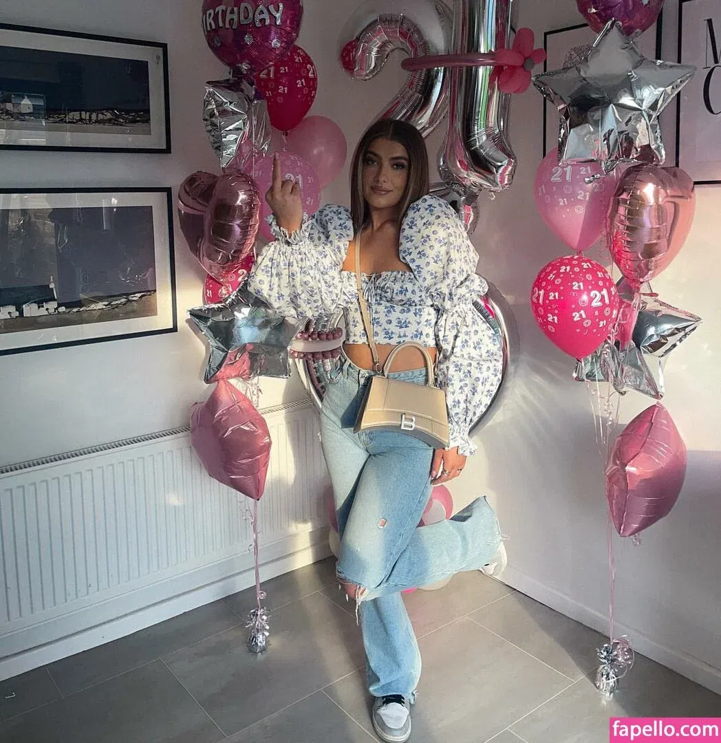 Ellie Couser Onlyfans Photo Gallery 