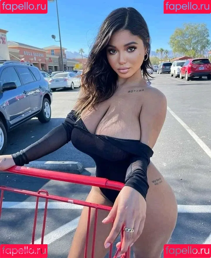 Zarah Heavens Onlyfans Photo Gallery 
