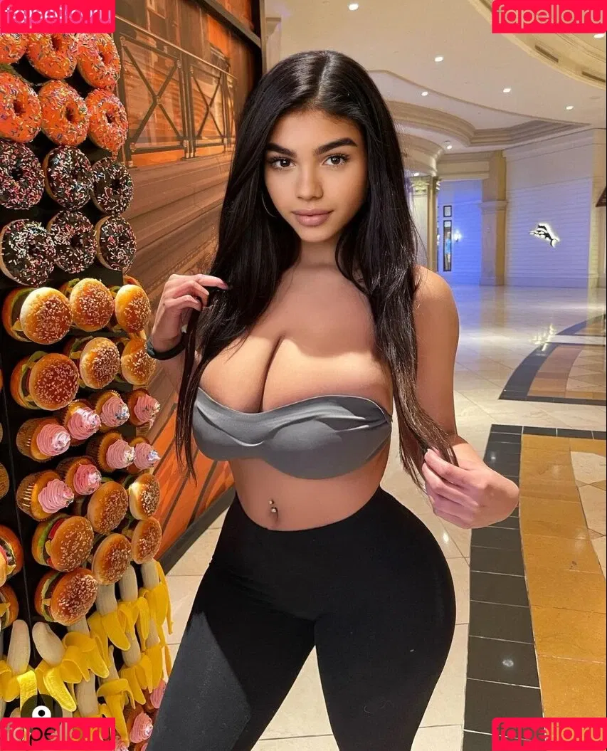 Zarah Heavens Onlyfans Photo Gallery 