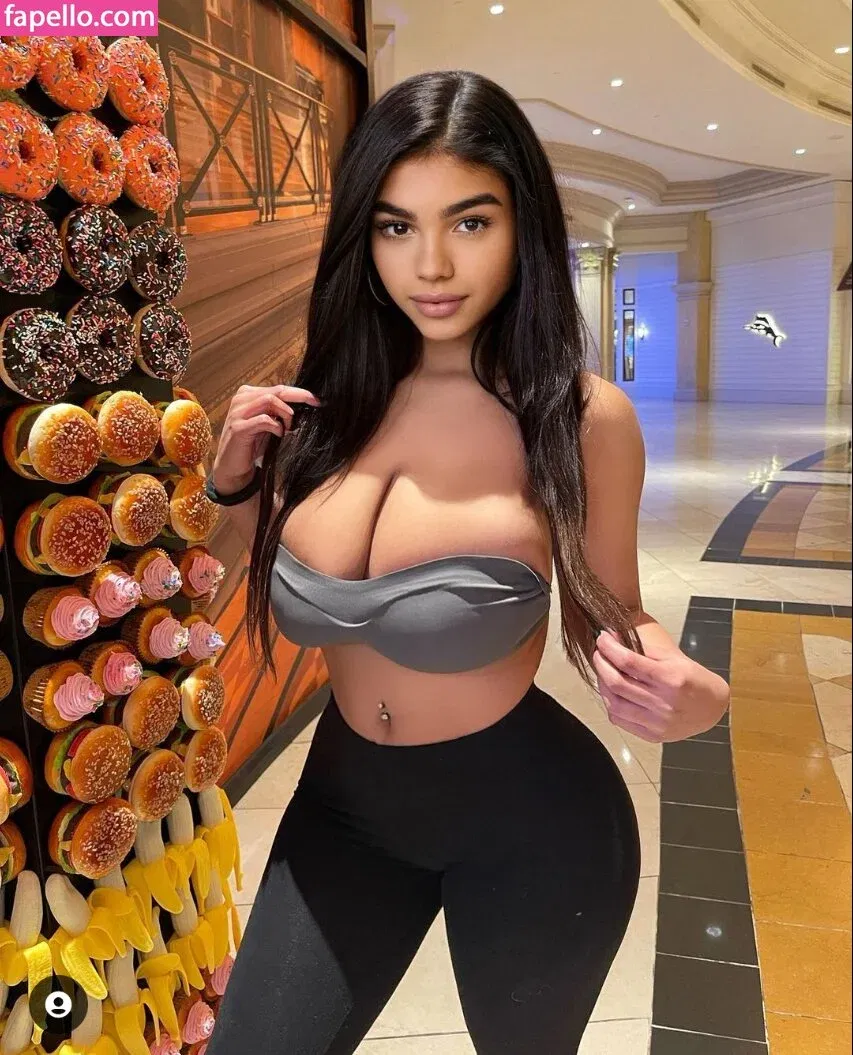 Zarah Heavens Onlyfans Photo Gallery 