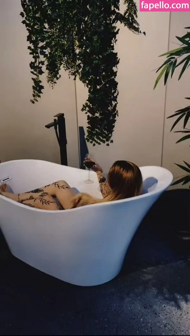 Lisaxptc Nude Onlyfans Photo 46