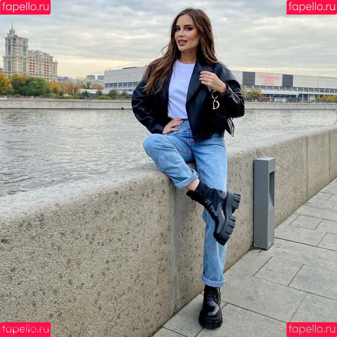 Julia Mikhalkova Onlyfans Photo Gallery 
