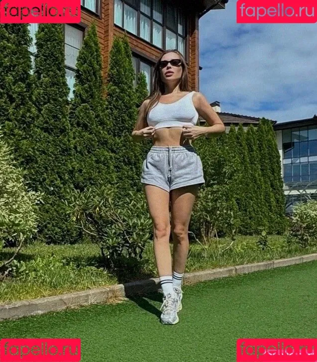 Julia Mikhalkova Onlyfans Photo Gallery 