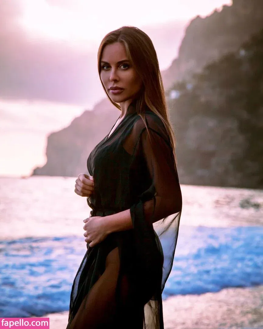 Julia Mikhalkova Onlyfans Photo Gallery 