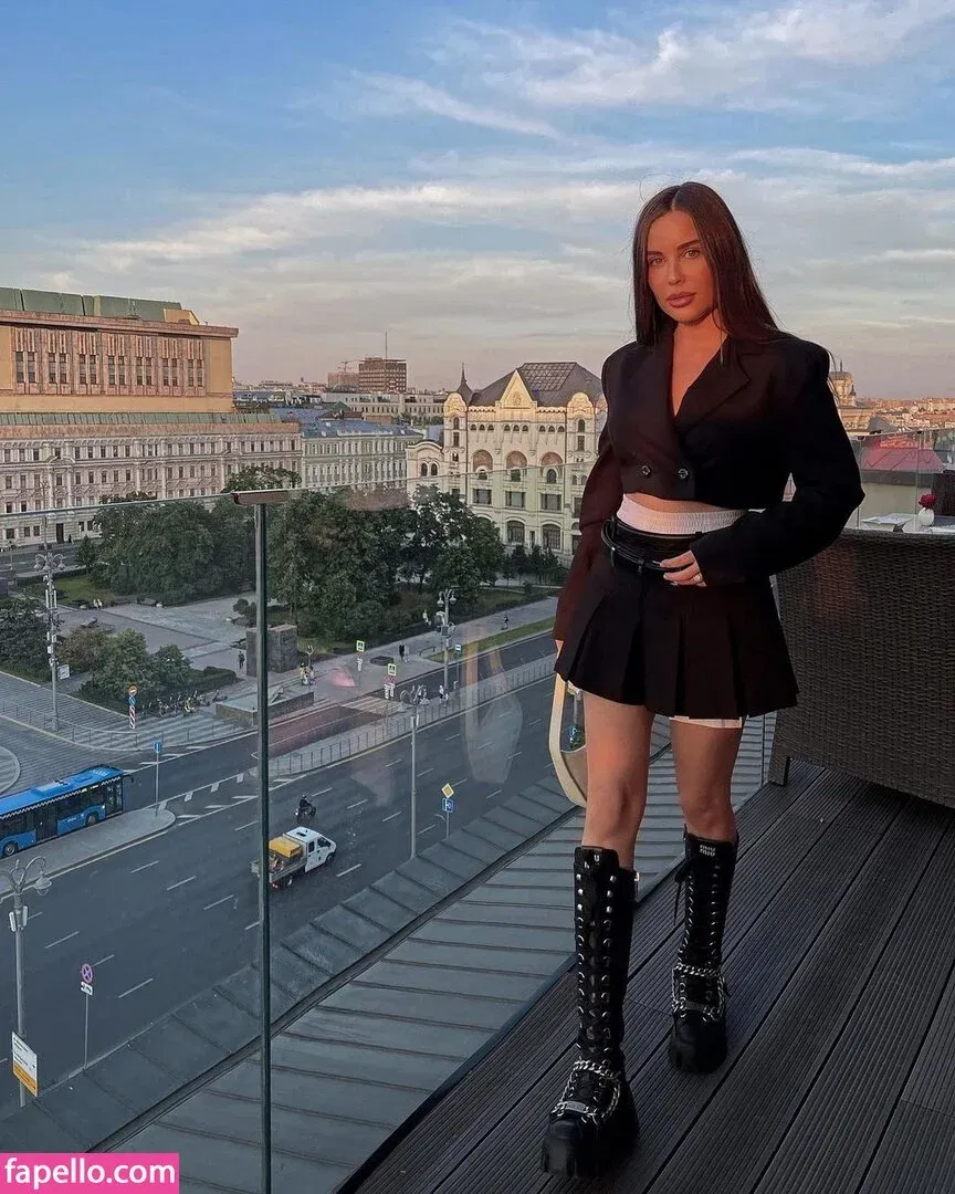 Julia Mikhalkova Onlyfans Photo Gallery 