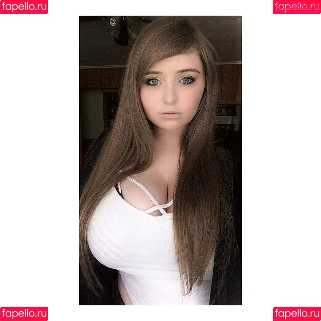 Emaliehall Onlyfans Photo Gallery 