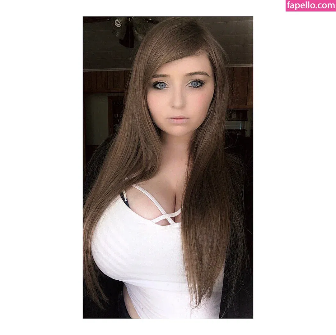 Emaliehall Onlyfans Photo Gallery 