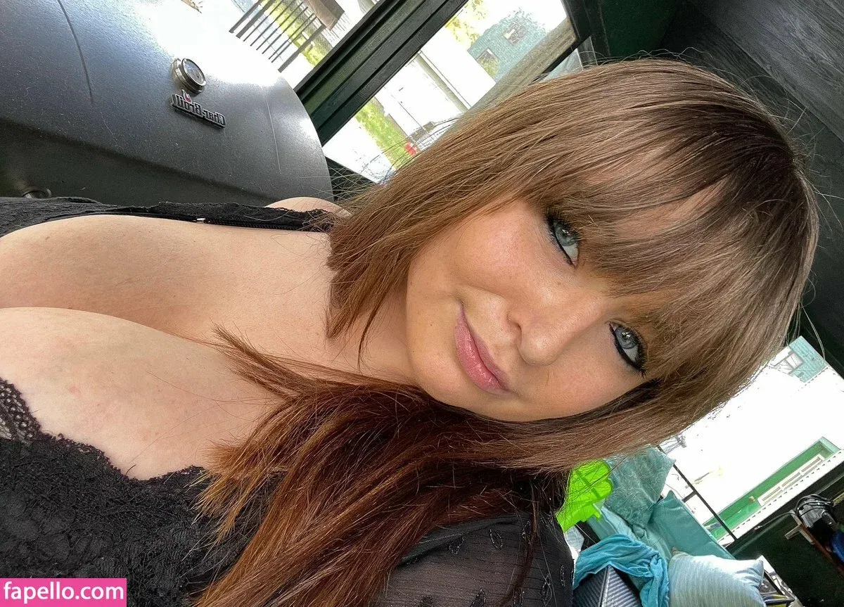 Emaliehall Onlyfans Photo Gallery 