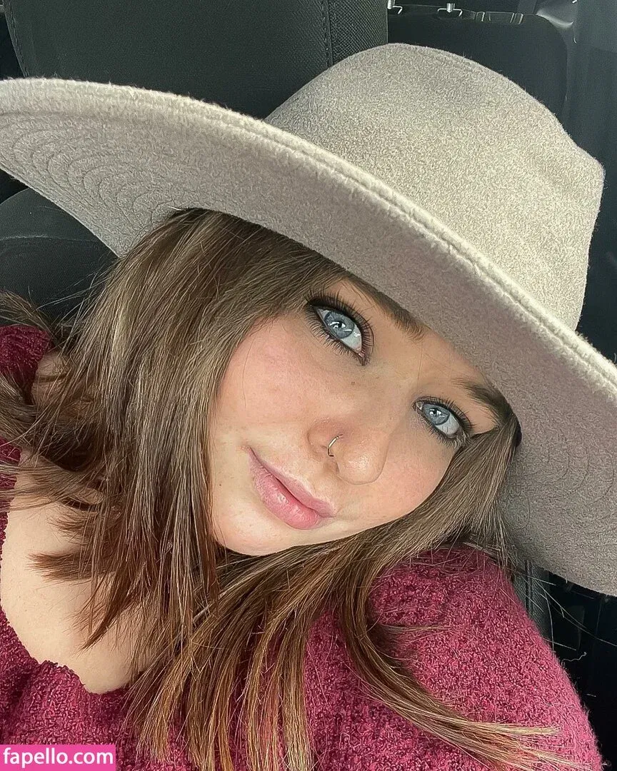 Emaliehall Onlyfans Photo Gallery 