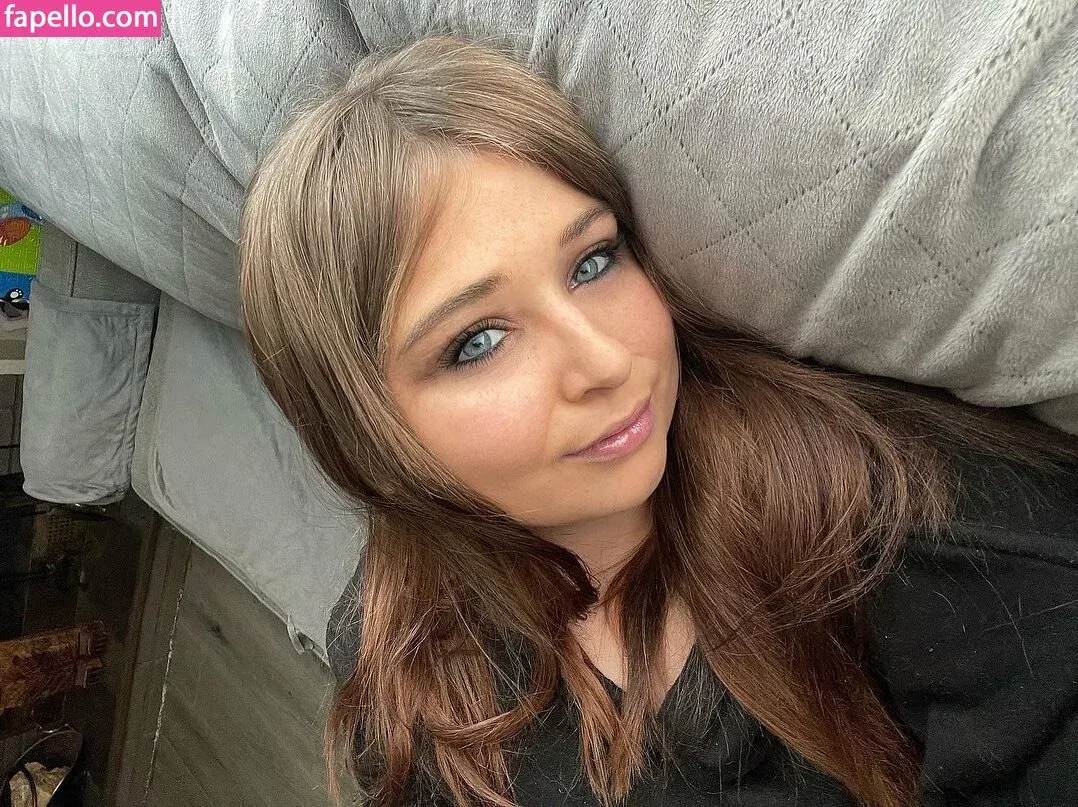 Emaliehall Onlyfans Photo Gallery 