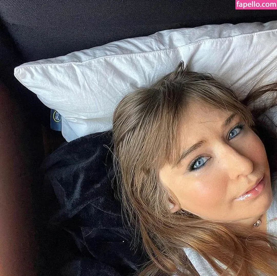 Emaliehall Onlyfans Photo Gallery 