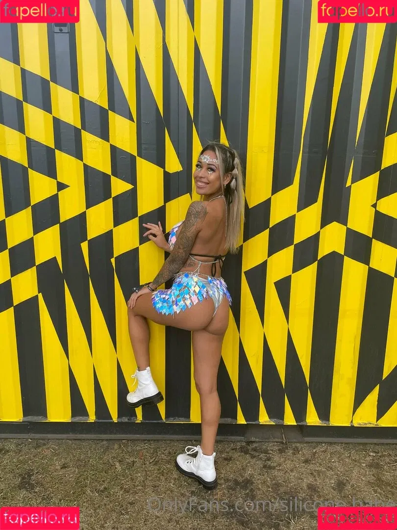 Silicone Babe Onlyfans Photo Gallery 