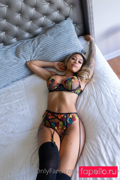 Silicone Babe Nude Onlyfans Photo 12