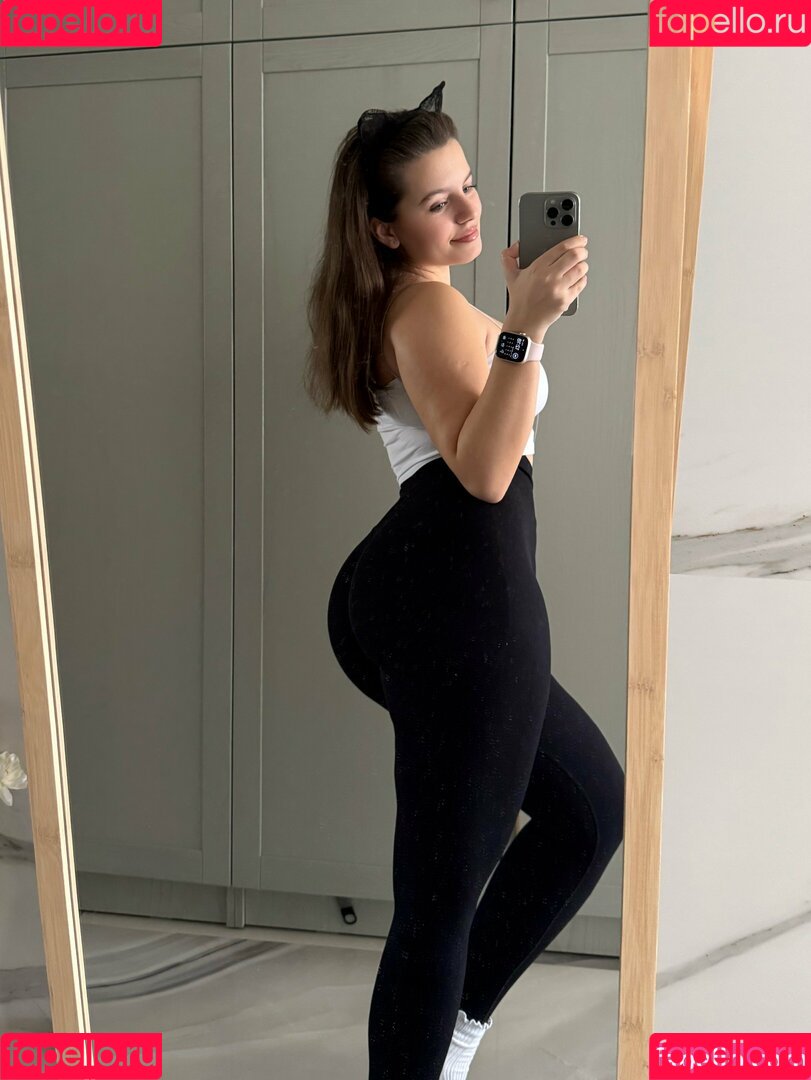 Bar Elias Onlyfans Photo Gallery 