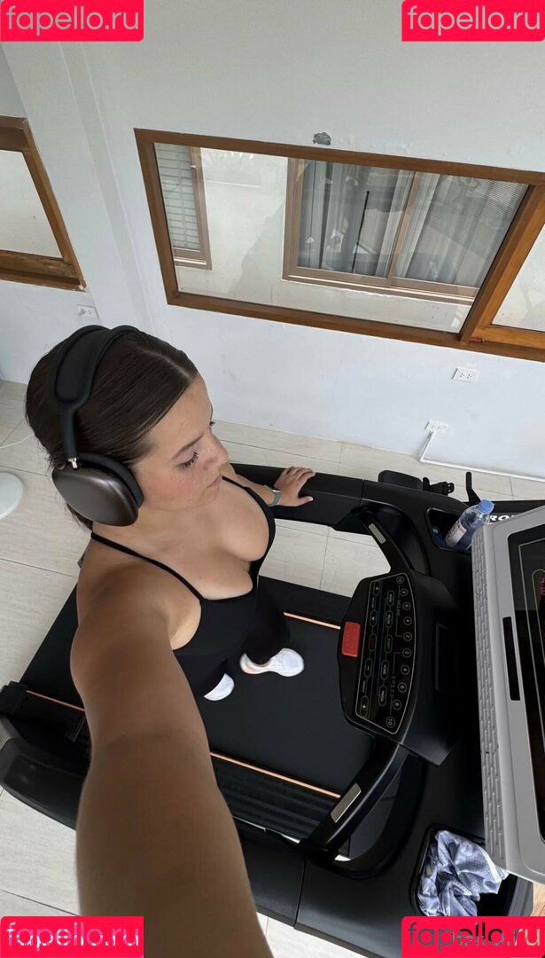 Bar Elias Onlyfans Photo Gallery 