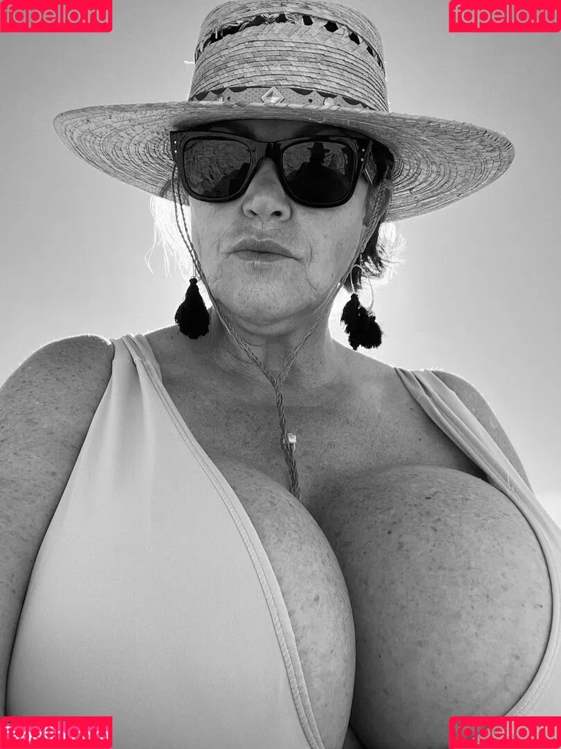 Jeri Juggies Onlyfans Photo Gallery 