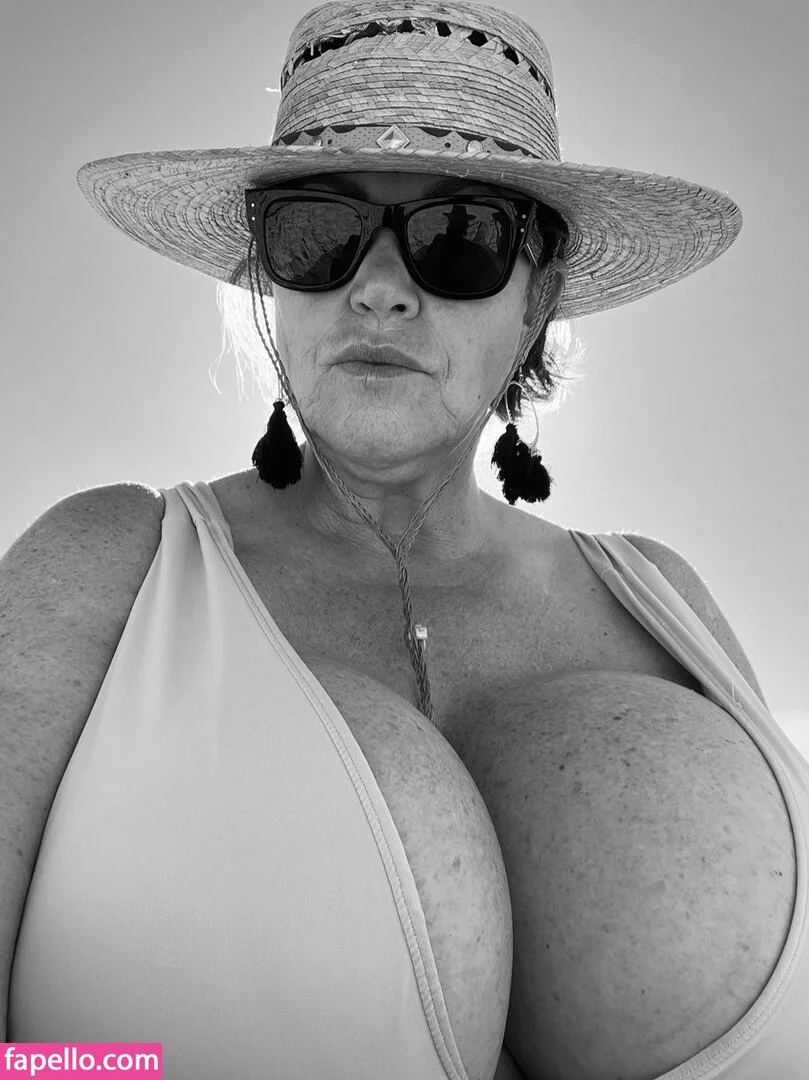 Jeri Juggies Onlyfans Photo Gallery 