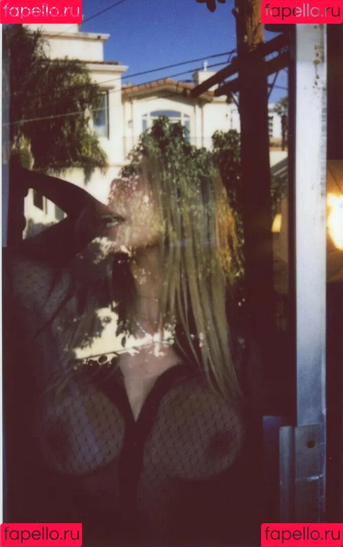 Larissa Schot Onlyfans Photo Gallery 