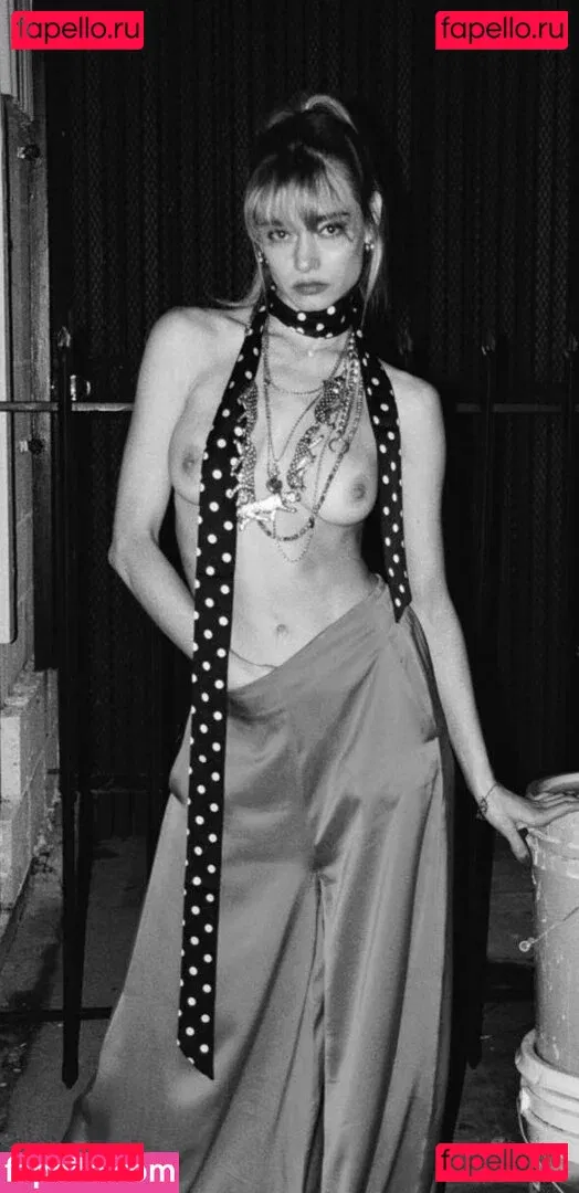 Larissa Schot Onlyfans Photo Gallery 