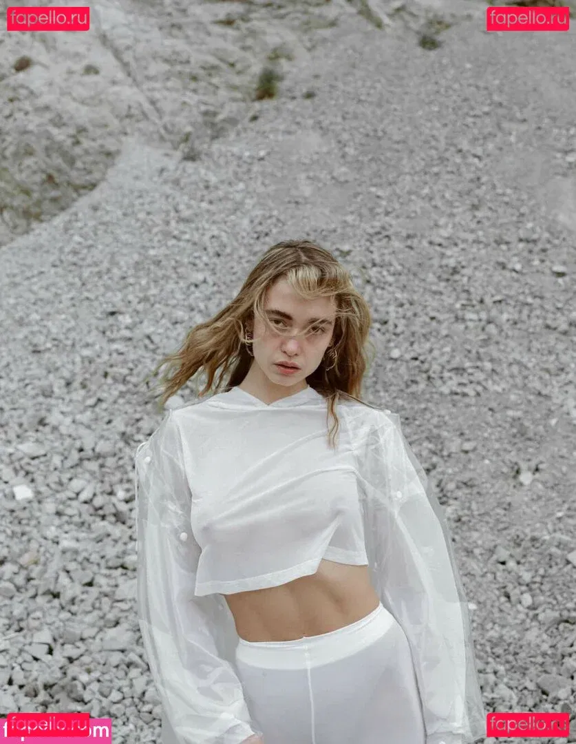 Larissa Schot Onlyfans Photo Gallery 