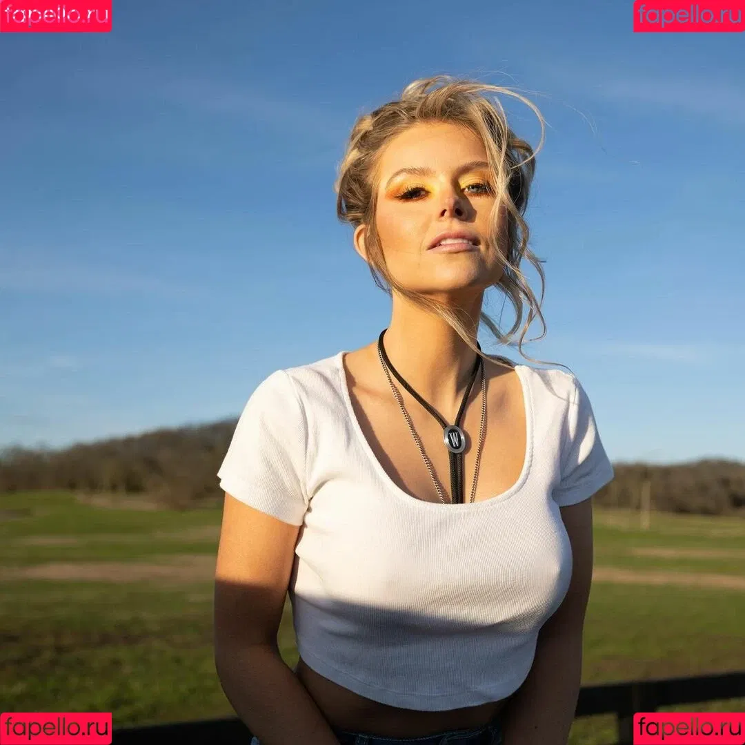 Ashley Walls Onlyfans Photo Gallery 