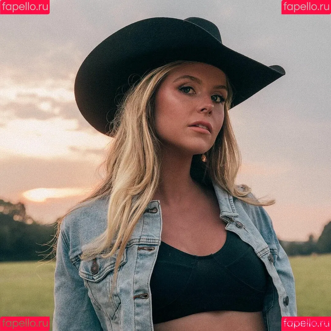 Ashley Walls Onlyfans Photo Gallery 