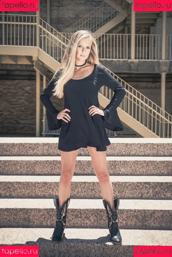 Ashley Walls Onlyfans Photo Gallery 