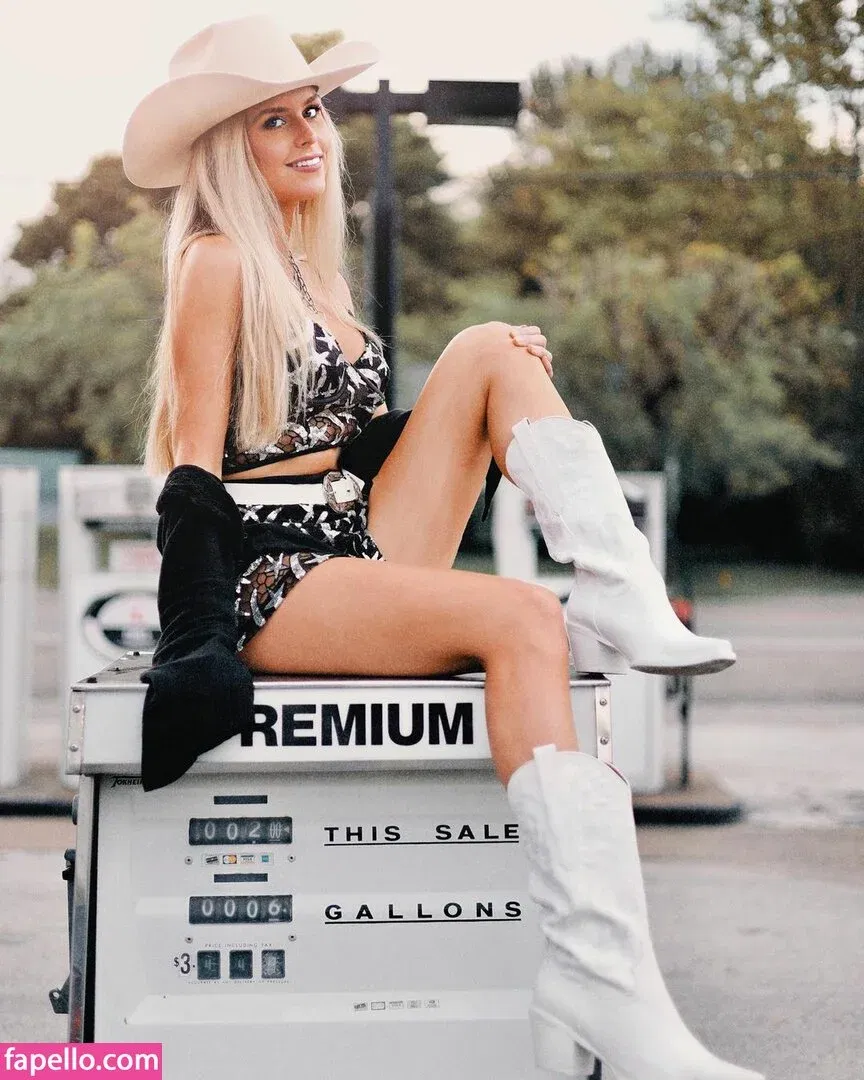 Ashley Walls Onlyfans Photo Gallery 