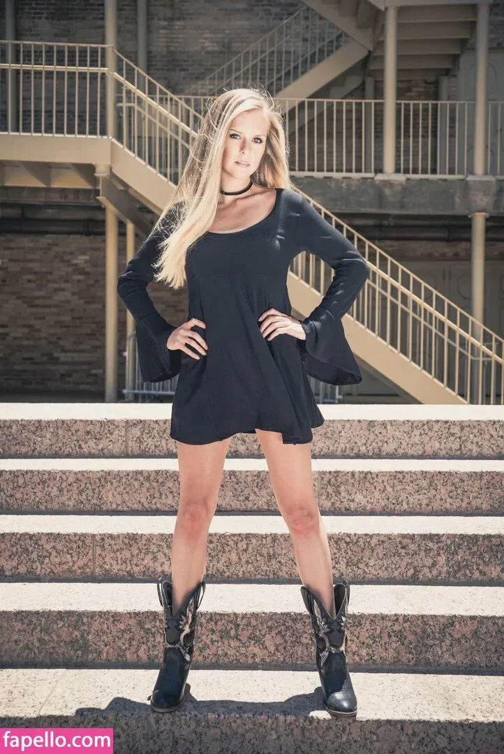 Ashley Walls Onlyfans Photo Gallery 